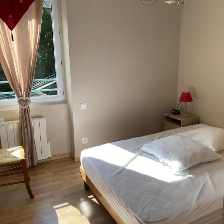 Beautiful 2-floor In Dore With Free Parking アパート ル・モンドール