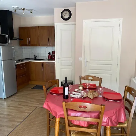 Beautiful 2-floor In Dore With Free Parking アパート *