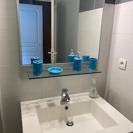 Beautiful 2-floor In Dore With Free Parking アパート *